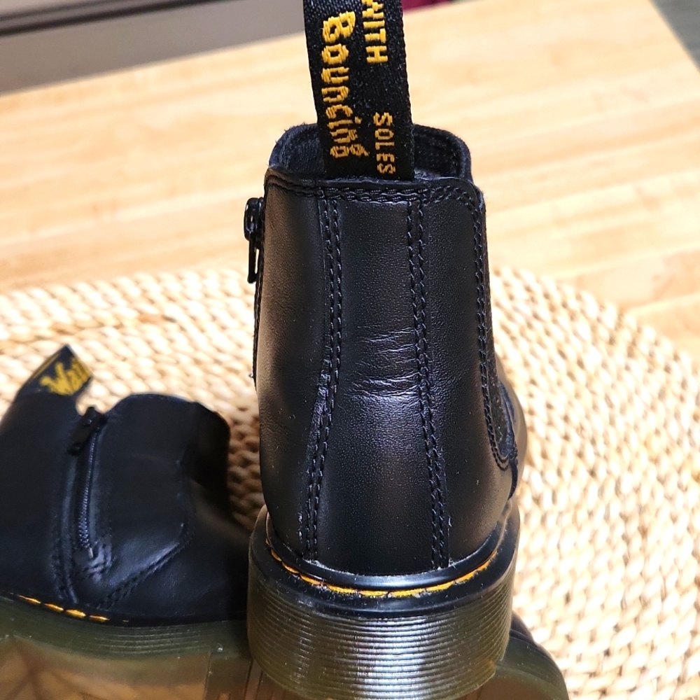 DOC MARTINS. - Picture 6 of 11